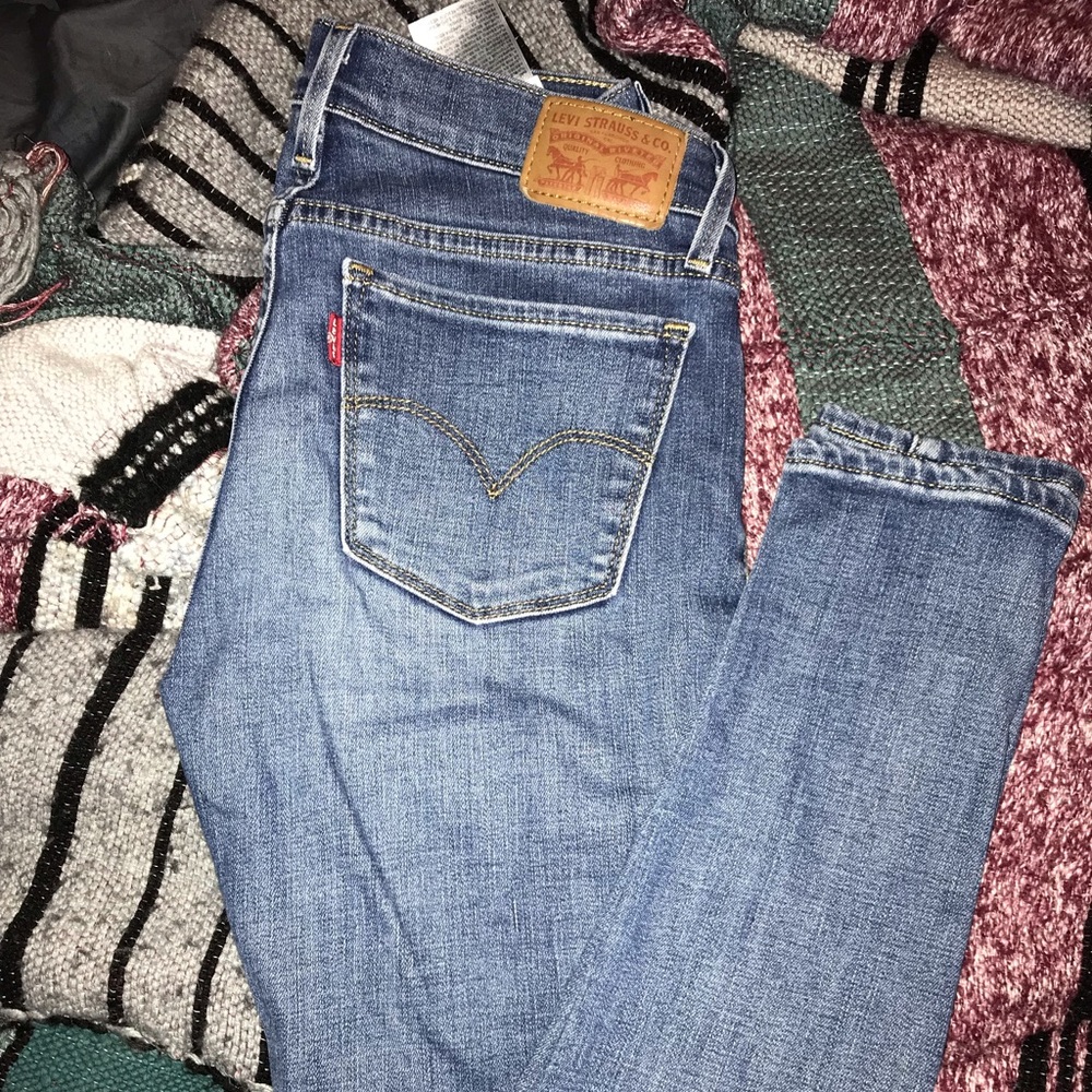 LIKE NEW LEVI’S